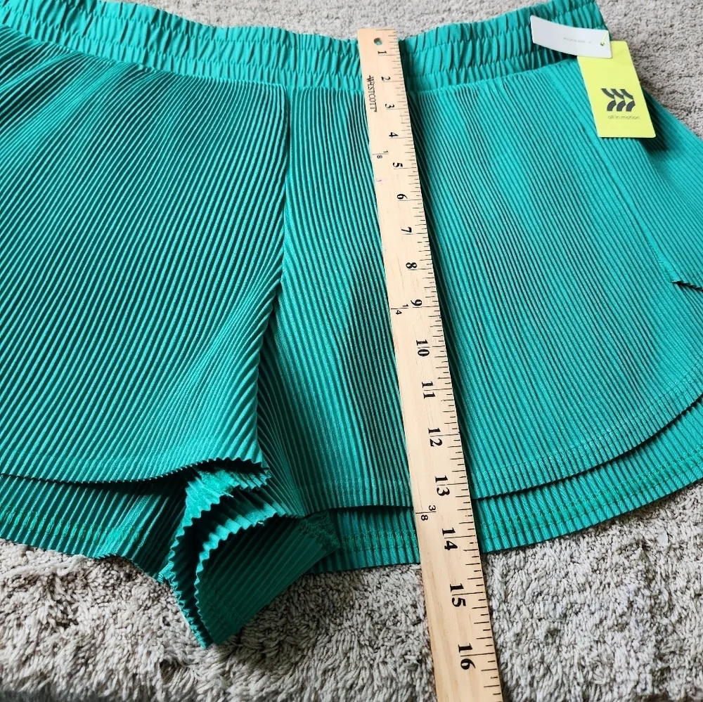 Women's XXL Mid Rise Micro Green Pleated Shorts - All In Motion